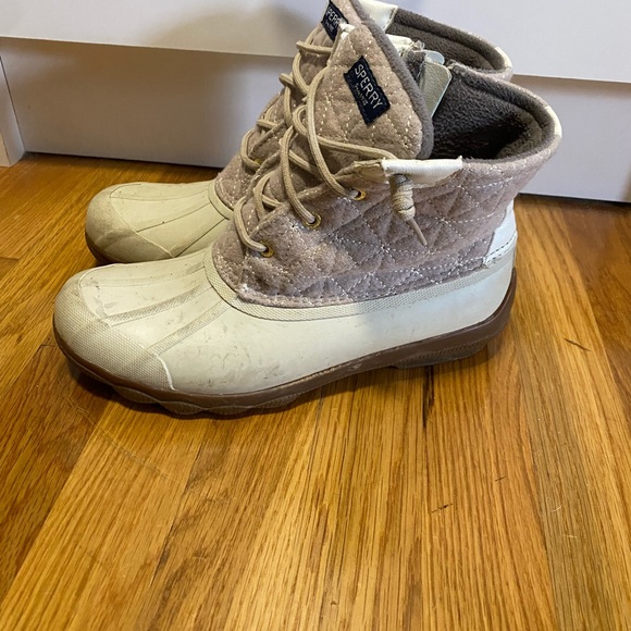 Sperry winter boots, size 7.5 - Picture 2 of 4